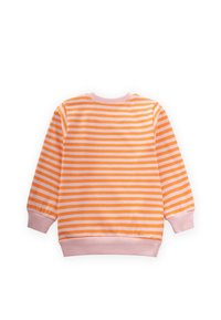 Felpa a righe con linee arancioni e rosa, colletto a girocollo e polsini a costine. Tessuto morbido con una vestibilità casual e rilassata.