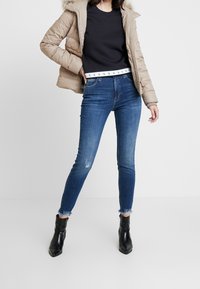 Calvin Klein Jeans Vaqueros pitillo - dark-blue denim