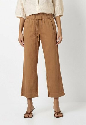 Brown, wide-leg trousers with an elastic waistband and drawstring. Made from a lightweight, textured fabric. Full-length with cropped hem.