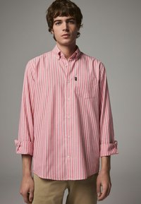 Next REGULAR FIT - EASY IRON BUTTON DOWN OXFORD - Cămașă - coral pink stripe