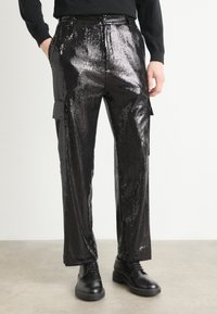 HUGO GRADY - Cargobyxor - black