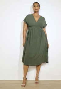 LolaLiza MIDI - Denné šaty - khaki med