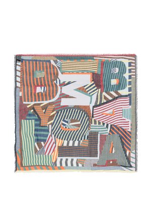 Textil tejido colorido con grandes letras superpuestas "B", "M", "Y", "O", "L" y "A" en variados patrones de rayas y colores.