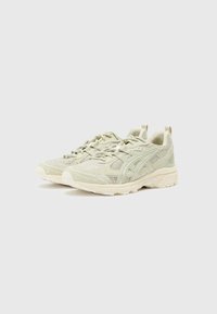 ASICS SportStyle GEL-NUNOBIKI UNISEX - Baskets basses - dried leaf green/pure silver-coloured