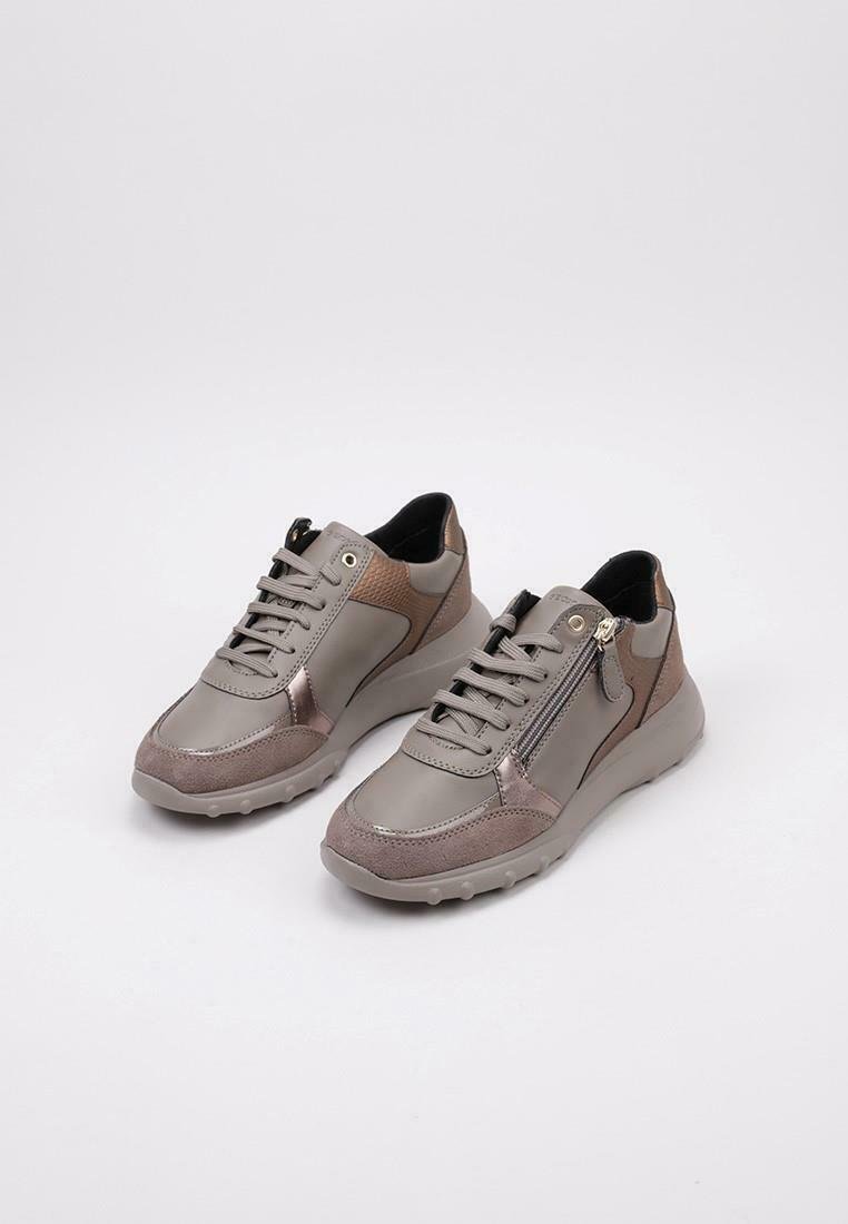 Baskets en cuir gris avec des accents en daim, bout arrondi et zip avant. Comprend un col rembourré et une semelle en caoutchouc texturé.