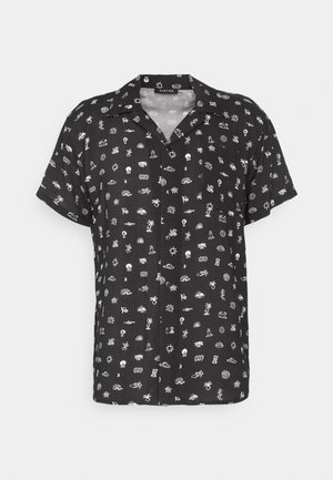 Chemise noire à manches courtes avec un motif cartoon blanc comprenant divers icônes comme le soleil, des palmiers et des vagues. Fabriquée en tissu léger.
