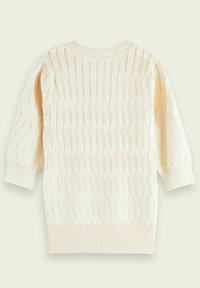Sweter w kolorze kremowym, wykonany na drutach, z teksturalnym wzorem, ściągaczami na rękawach oraz okrągłym dekoltem, z rękawami o długości trzy czwarte.