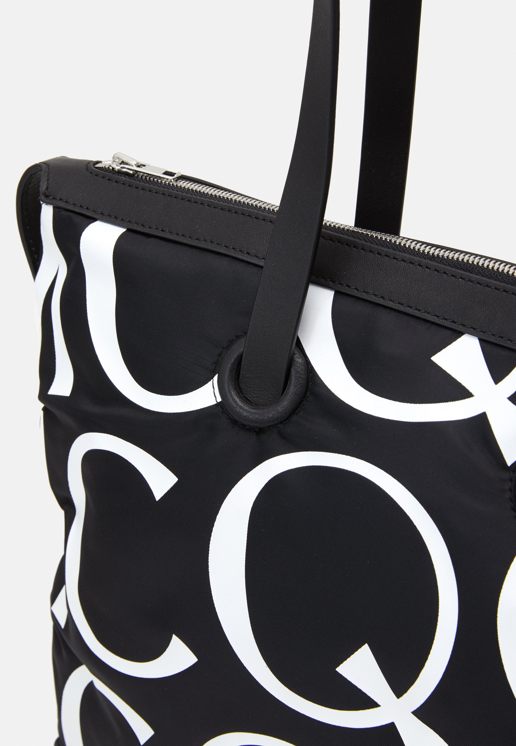 McQ Alexander McQueen LOGO MONOGRAM Shoppingveske black McQ Alexander McQueen LOGO MONOGRAM Shoppingveske black