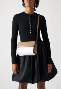 PARFOIS CROSSBODY BAG ALLY - Schoudertas - ecru