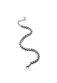 Bracciale in argento con anelli piatti intrecciati e chiusura a moschettone. Presenta una finitura metallica liscia e una forma uniforme in tutto.