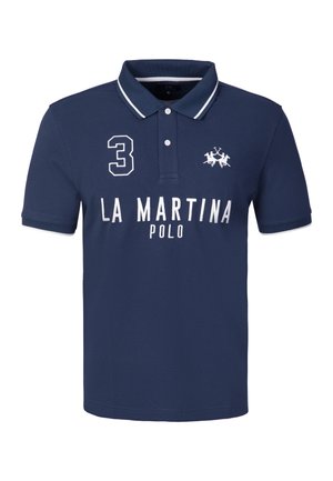 Marineblå poloshirt med hvid kravekant, nummer 3, polospillere og teksten "LA MARTINA POLO" på brystet.