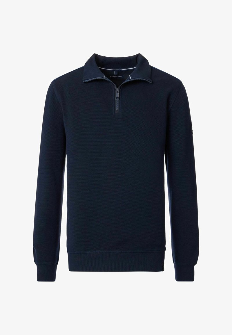 Marineblauer Quarter-Zip-Pullover aus strukturiertem Material, mit Stehkragen und geripptem Saum und Bündchen, sowie einem Logo am linken Ärmel.