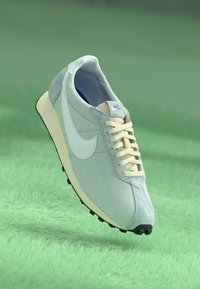 LD 1000 - Trainers - worn blue/white/light armory blue/sail