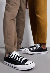 CHUCK TAYLOR ALL STAR WIDE UNISEX - Trainers - black