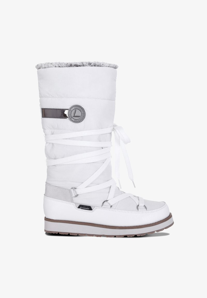Bota de invierno blanca y a prueba de agua con parte superior acolchada, forro de piel sintética gris, acentos plateados y diseño de cordones en forma de cruz para un ajuste seguro.