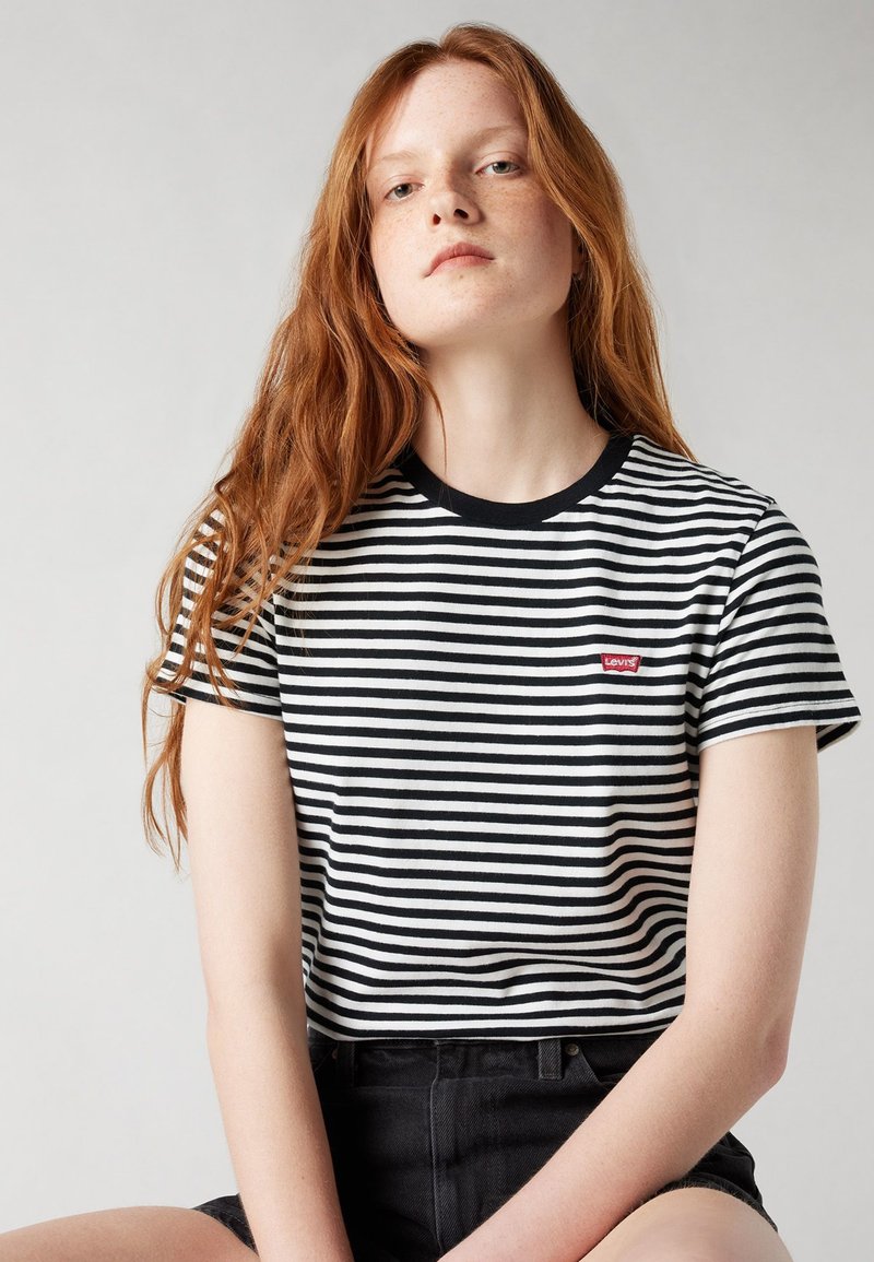 Levi's® T-shirts met V-hals voor dames | Snelle bezorging