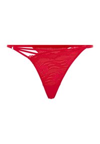 String rouge en dentelle avec trois fines bretelles latérales et un motif en dentelle florale sur fond blanc.