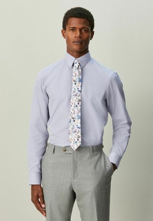 Next, REGULAR FIT - SHIRT, TIE AND LAPEL PIN OCCASION SET . - Shirt - purple pink floral