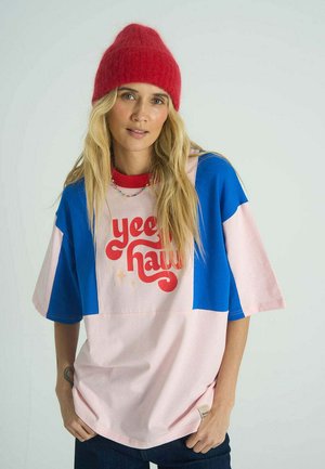 - T-shirt z nadrukiem