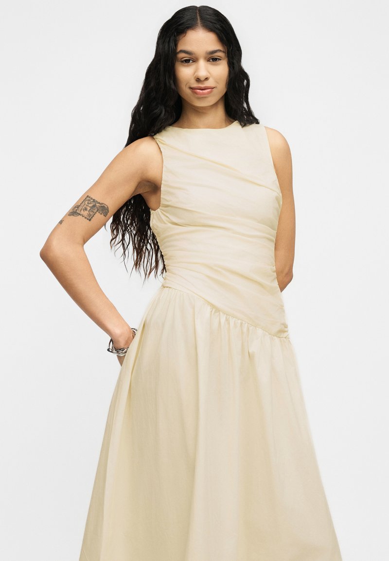 Topshop RUCHED DRESS - Maxi dress - pearled ivory/off-white - Zalando Topshop RUCHED DRESS - Maxi dress - pearled ivory/off-white - Zalando