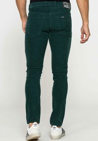 Carrera Jeans TINTA UNITA - Pantaloni - green