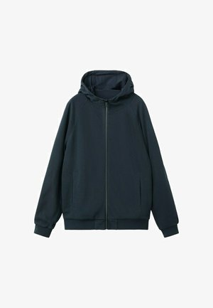 Sweat à capuche noir zippé intégral avec manches longues, poches kangourou, poignets et bas côtelés, et capuche attachée sur fond blanc.