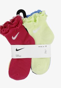 Set de șase șosete până la gleznă cu margine volanată. Culorile includ roz, verde deschis și albastru, fiecare șosetă având un logo Nike alb.