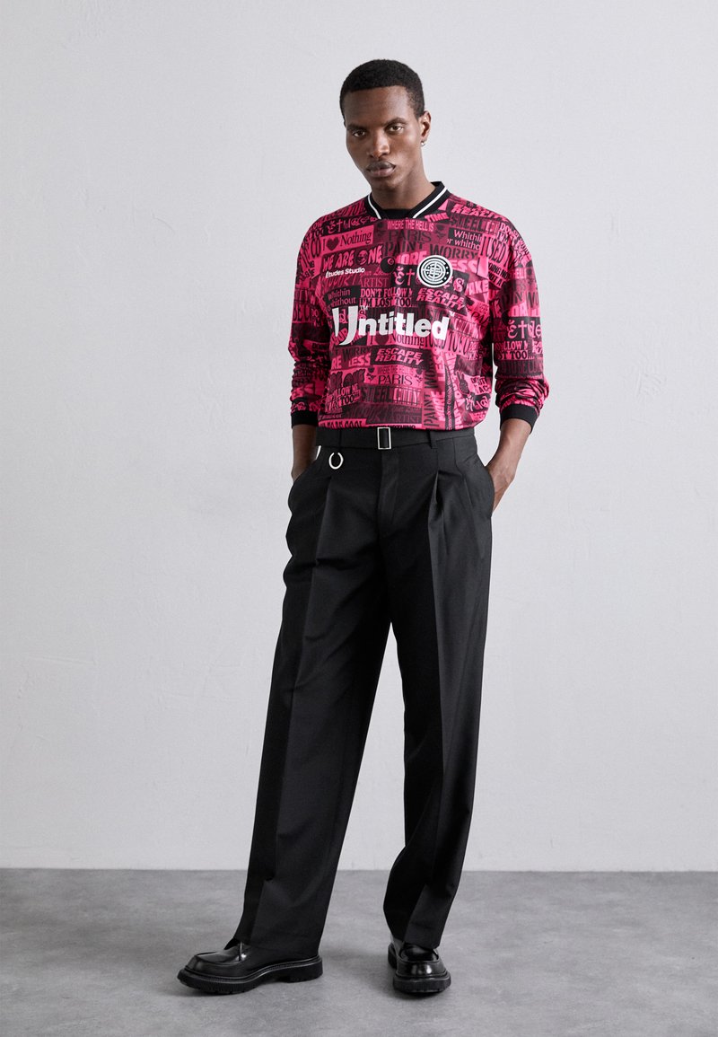 Études LOOSE SUIT PANT - Kostymbyxor - black