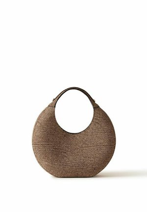 Sac à main marron en forme ronde avec un motif galets texturé et une poignée courte, présenté sur fond blanc.