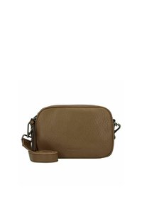 Borsa a tracolla in pelle tan con una superficie morbida e texturizzata, chiusura con zip e tracolla regolabile. Presenta un design minimalista e un branding discreto.