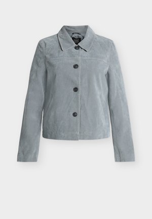 Gaiši pelēka zamšādas jaka ar garām piedurknēm, pogu aizdares priekšpusi un asu apkakli.