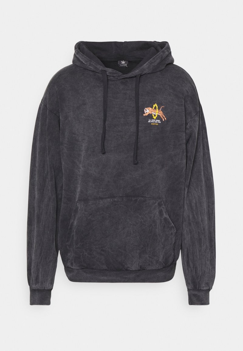 Sweat à capuche noir délavé avec poche avant, capuche à cordon et petit motif tigre orange avec texte sur la poitrine gauche.