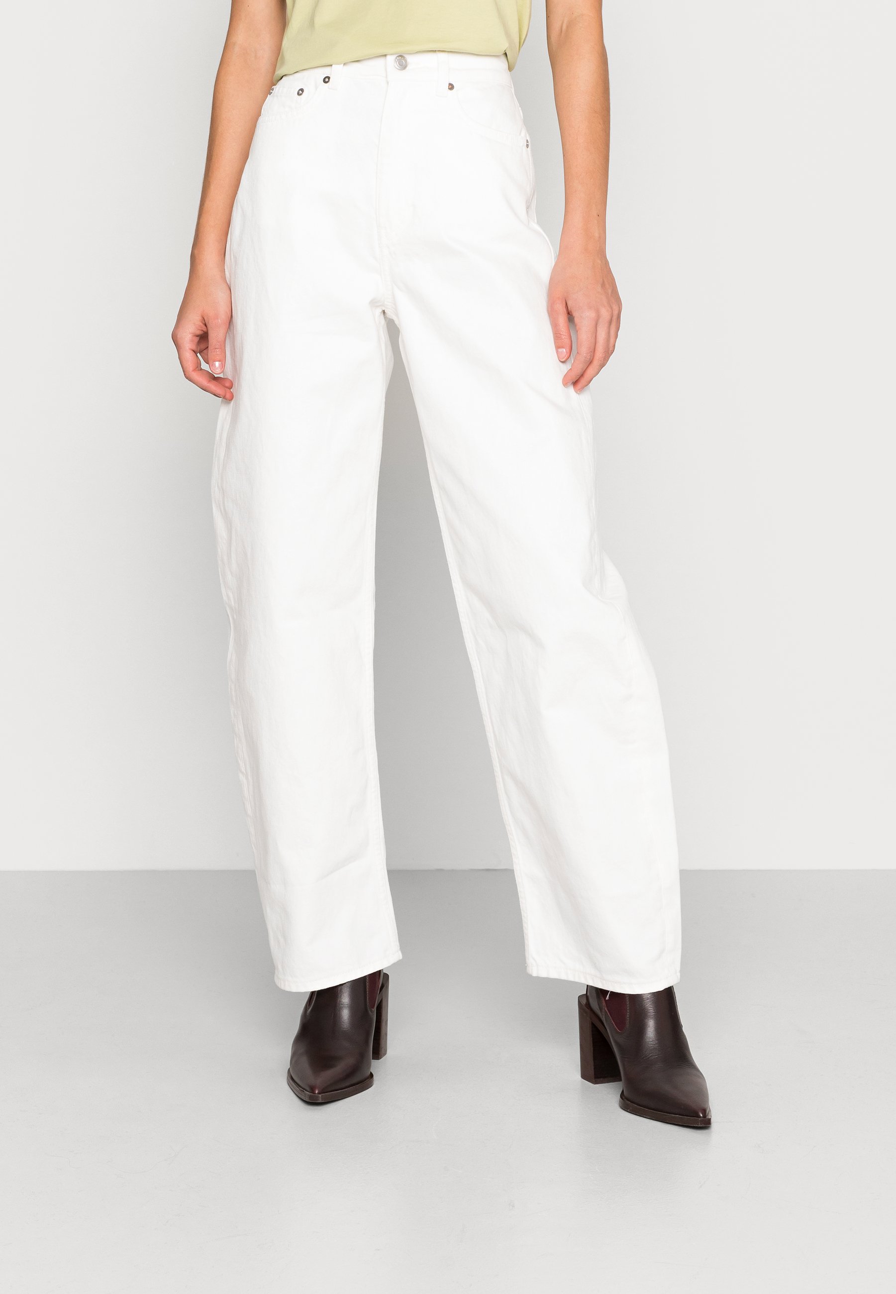 ARKET Relaxed fit jeans - white/white 