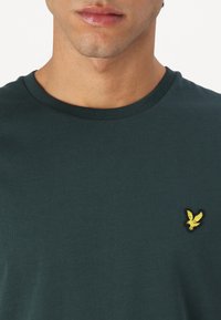 Lyle & Scott Basic póló - argyle teal