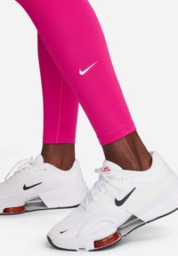 Nike Performance ONE - Leggings - fireberry white