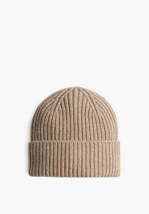Beige gestrickte Mütze mit vertikalen Rippungen, ausgestattet mit einem umschlagbaren Saum für eine verstellbare Passform und einer weichen, strukturierten Oberfläche.