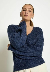 Minus MSJENNIE V-NECK  - Trui - sky captain