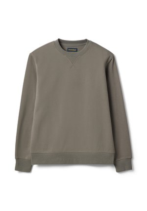 Langärmliges olivgrünes Sweatshirt mit Rundhalsausschnitt, gerippten Bündchen und Saum, mit einem kleinen "essentials" Markenetikett innen am Kragen.