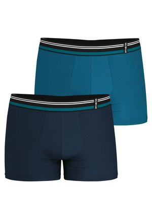 Deux paires de boxers pour hommes en teal et marine. Fabriqués en tissu doux, avec une ceinture noire ornée de rayures bleu et blanc.