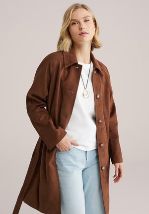 Trenci - cinnamon brown