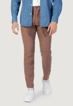 Chino - brown