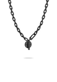 Zwarte metalen ketting met verlengde schakels, een ronde hanger en een klein label. Heerlijke textuur met een glanzende afwerking.