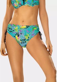 Bikini dolna część z turkusową bazą, z kolorowymi wzorami kwiatowymi w odcieniach różu, żółci i zieleni. Wiązania po bokach z akcentującym metalowym elementem.