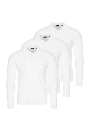 Tre hvide poloer med lange ærmer, kraver og brystlommer, arrangeret i en forskudt overlappende layout på en hvid baggrund.