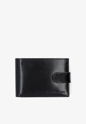 Czarny portfel ze skóry o gładkiej fakturze, kompaktowy, prostokątny kształt, zapięcie na zatrzask oraz wytłoczone logo na przedniej stronie.