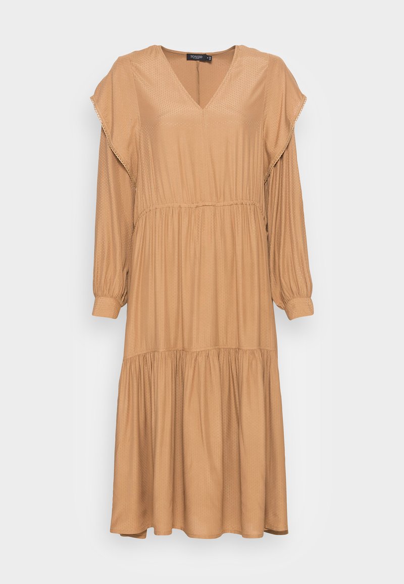 Soaked in Luxury Jurk camel Soaked in Luxury Jurk camel