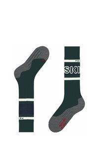 Grüne und graue Socken mit geripptem Muster, Logoband und kontrastierenden Streifen. Eine Socke zeigt eine verstärkte Ferse mit roten Akzenten.