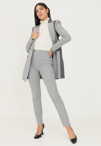 Patrizia Pepe Stoffhose - light gray melan