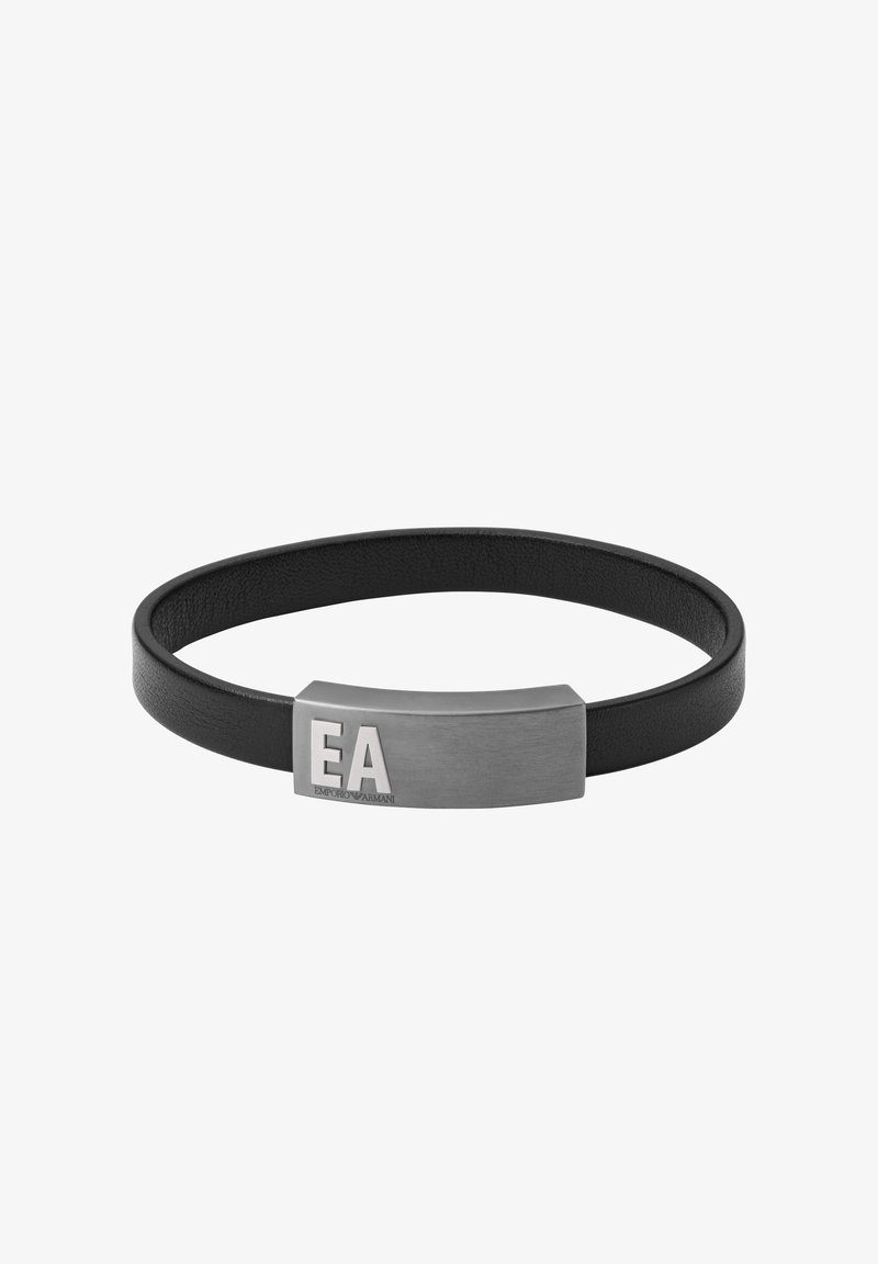 Bracelet en cuir noir avec un fermoir en métal plat portant le logo gravé "EA", texture lisse et design épuré et minimaliste.