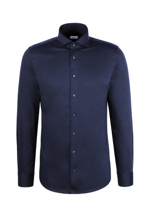 Marineblaue langärmelige Hemdbluse mit spitzem Kragen und geknöpften Manschetten, auf weißem Hintergrund gezeigt.